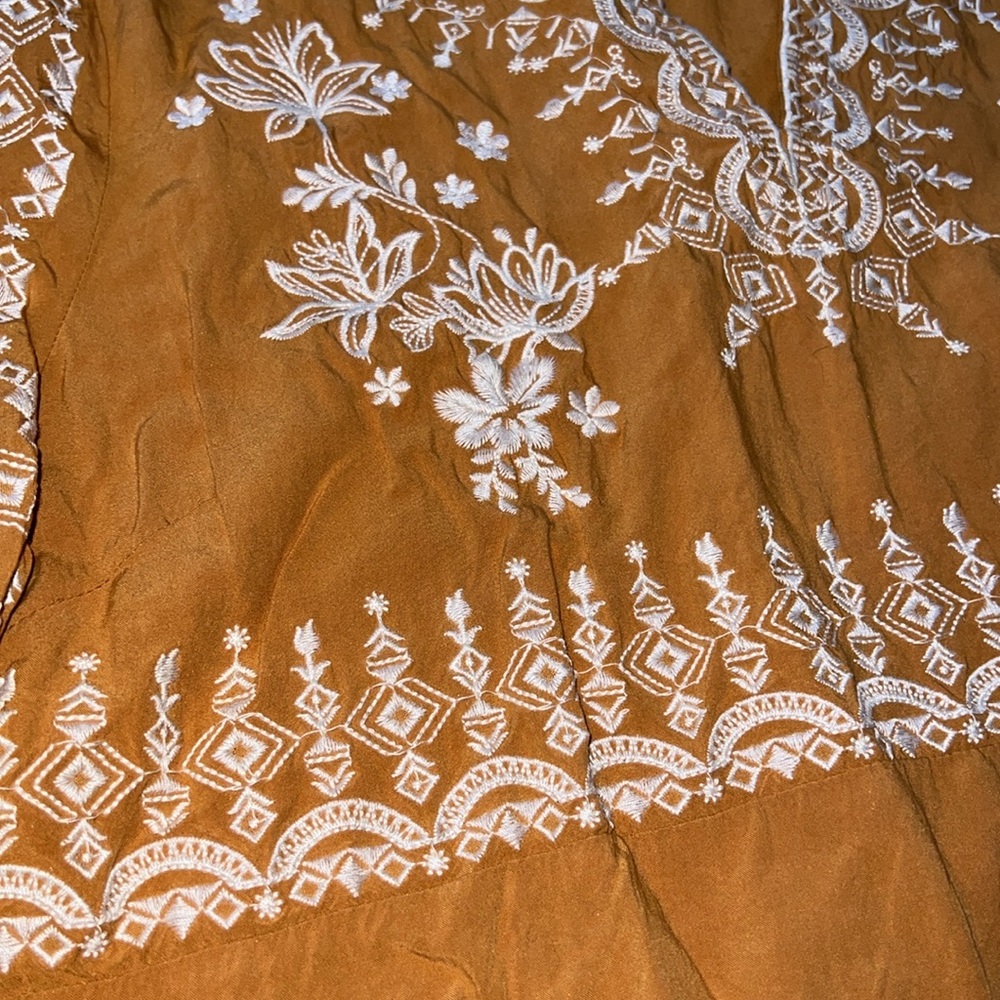 NWOT Impressions Embroidered Blouse - Picture 6 of 10